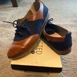 Restricted Betsy Oxford Shoe Size 9